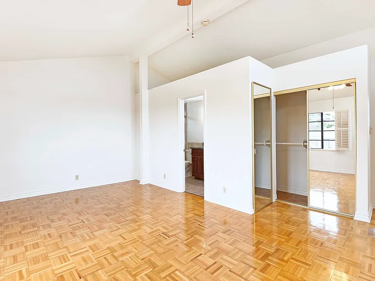 3228 Emerson St — Photo 10
