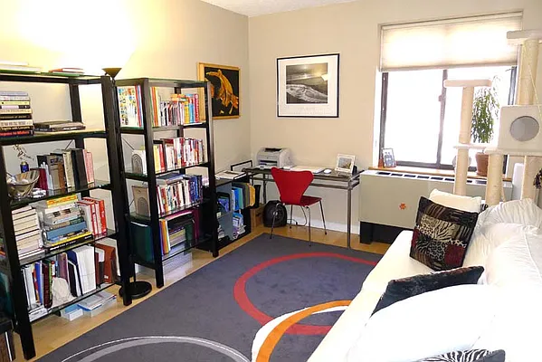 Sold by CCG Real Estate Brokerage | media 2
