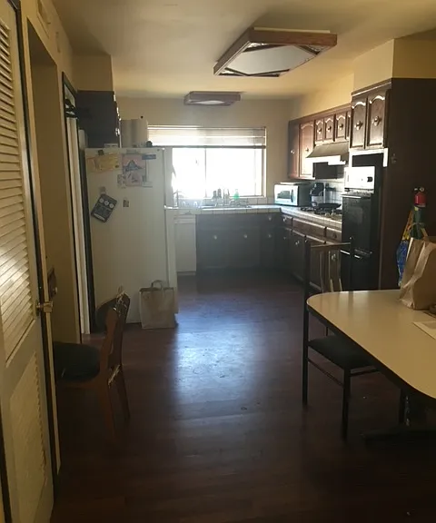 8047 Coach Dr — Photo 2