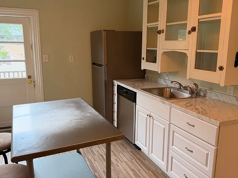 117 Plymouth Ave #2 — Photo 1