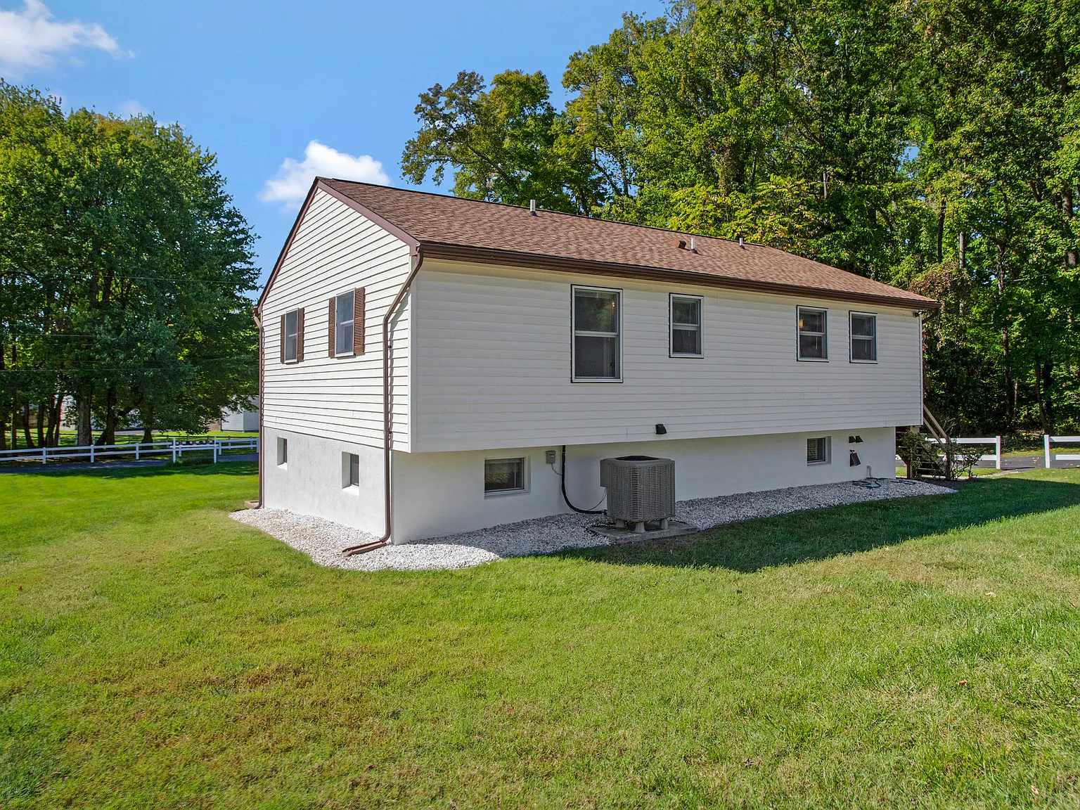 901 Old Annapolis Neck Rd — Photo 2