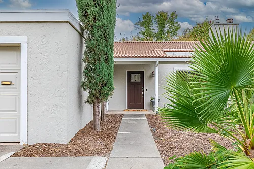 1091 Mariposa Ln Photo 1