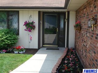 9211 Crystal Springs Ln, Fort Wayne, IN 46804