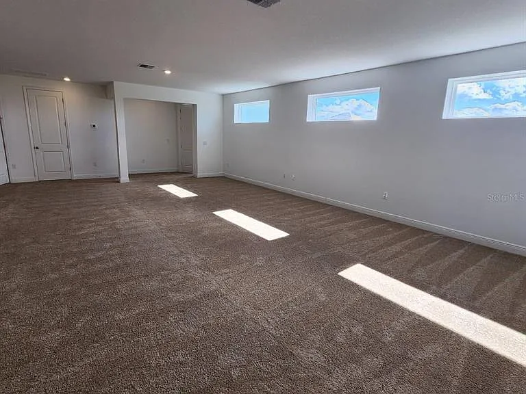 19050 Blueleaf St — Photo 16