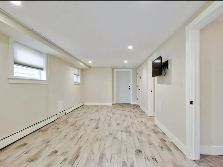 728 Golden Ave #1 — Photo 5