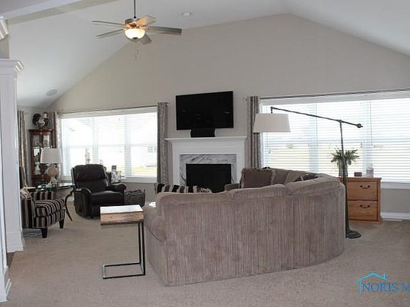 4th image of 26303 Whitewater Dr