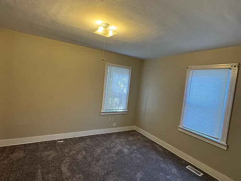 103 Whitelaw Ave — Photo 10