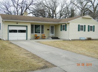 1902 Chestnut St, Grand Forks, ND 58201