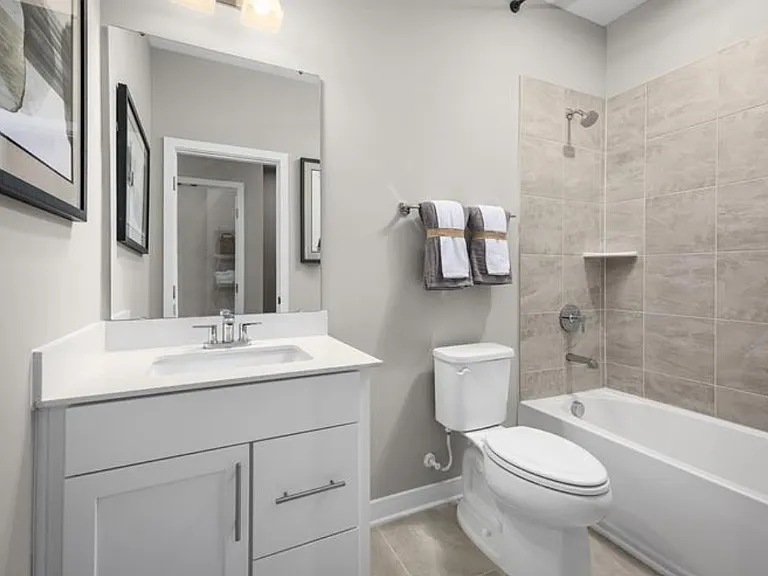4 Friendship Ct — Photo 7