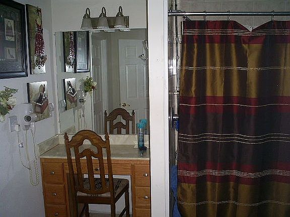 5th image of 214 Bluffview Dr
