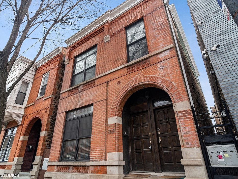 1st image of 2537 W Chicago Ave #1