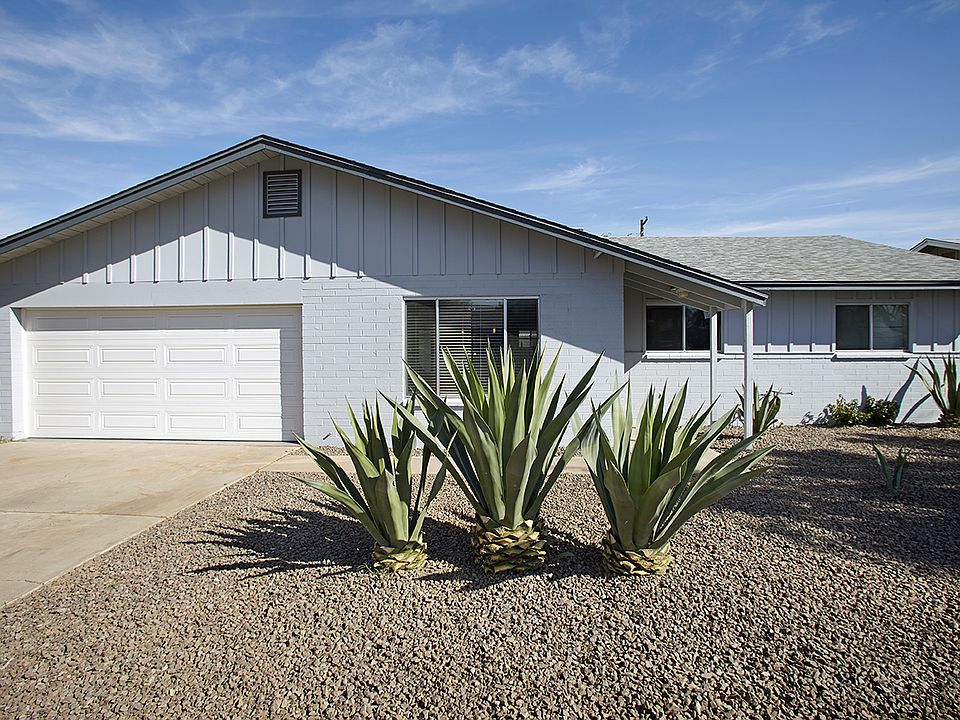1st image of 26 E Balboa Dr
