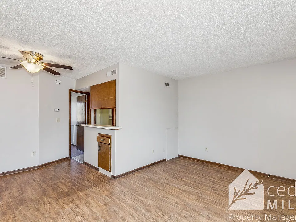 Stone Edge Apartments
