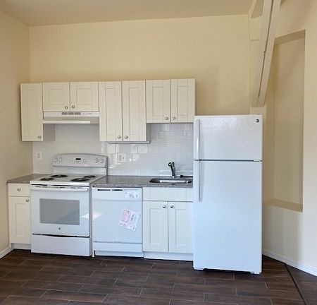 2nd image of 192 Market St APT 6B