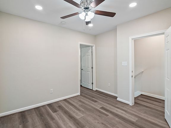 5th image of 4313 Harrisburg Blvd #9