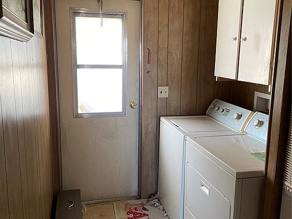 2nd image of 41450 Apple Ln