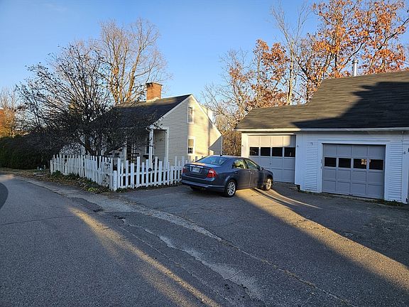 2nd image of 9 Chamberlin St