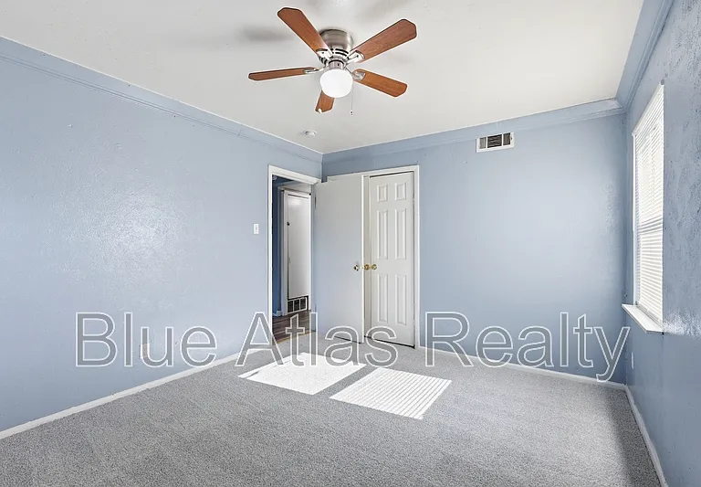 2215 Riverview Dr #B — Photo 14