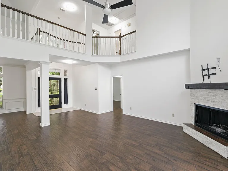 210 Wilkins Xing — Photo 10