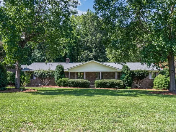 3959 Holly Springs Dr, Newton, NC 28658
