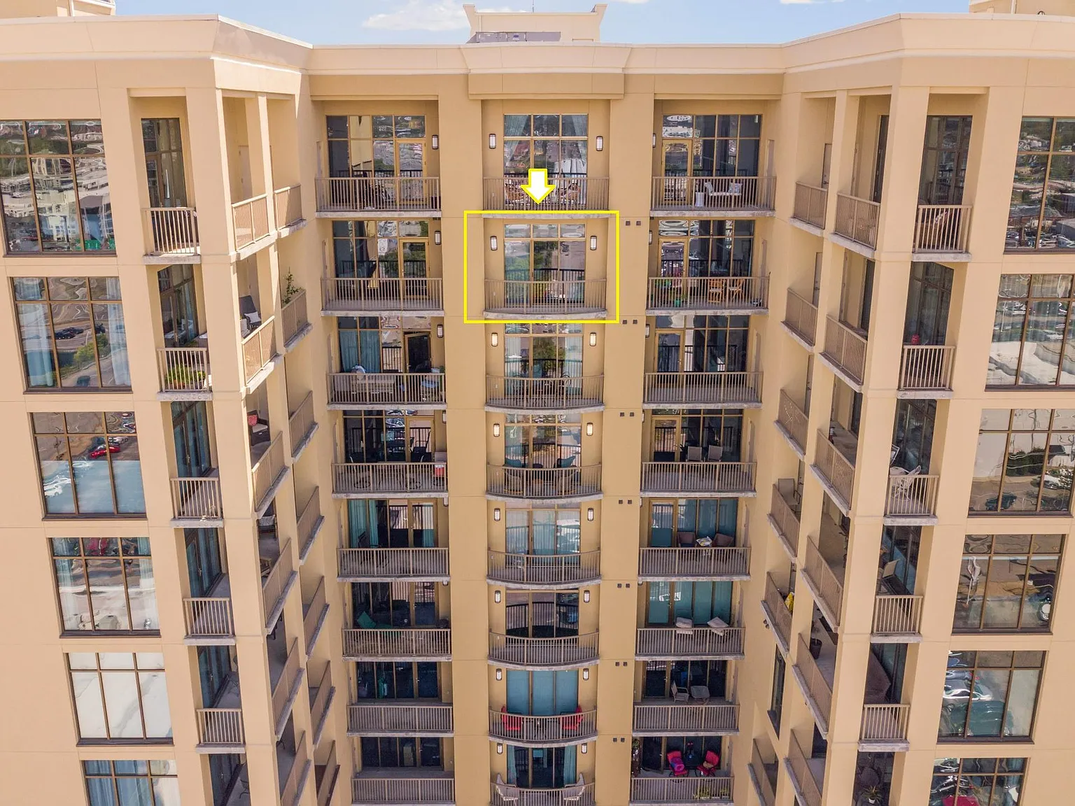 1 bed, 885 sqft, $1,800 — Photo 2