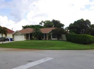 17445 Kentucky Rd, Fort Myers, FL 33967