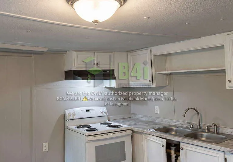122 Collins Rd — Photo 8
