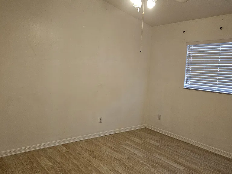 117 Homer Ave S — Photo 6