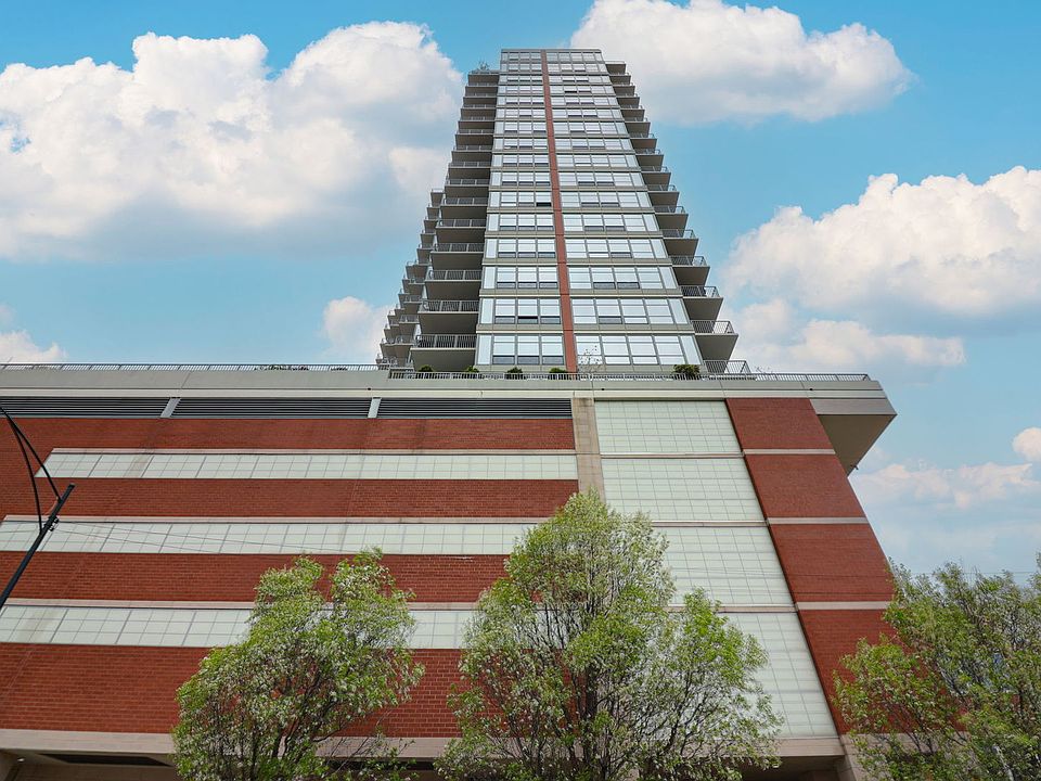 1st image of 1600 S Prairie Ave Unit 2106