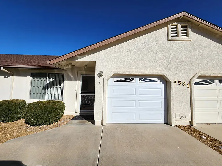 4581 McClintock Cir #B — Photo 4