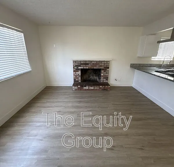 2113 W Inyo Ave — Photo 2