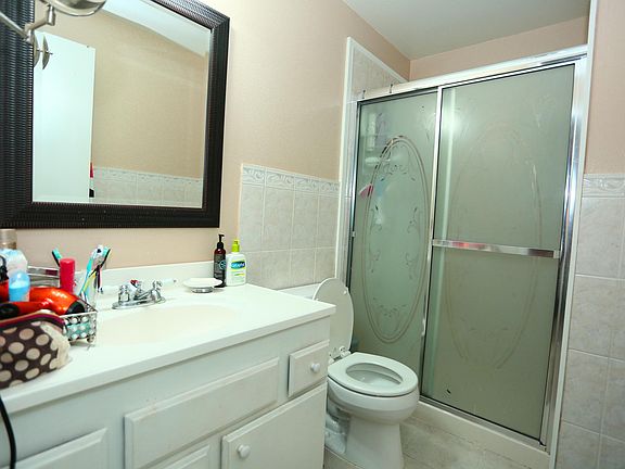 3rd image of 15216 NE 8th St APT H3