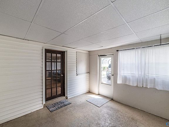 3rd image of 135 T E McKinney Cir