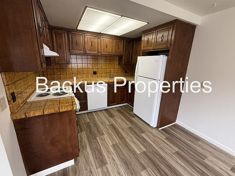 Laine St 529 — Photo 9