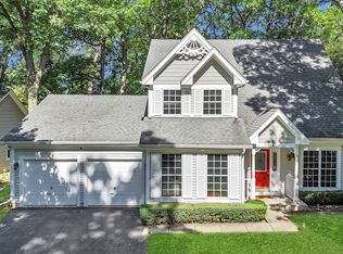 6 Dartmouth Ct, Streamwood, IL 60107