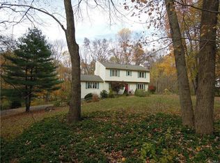 22 Skyview Rd, Monroe, CT 06468