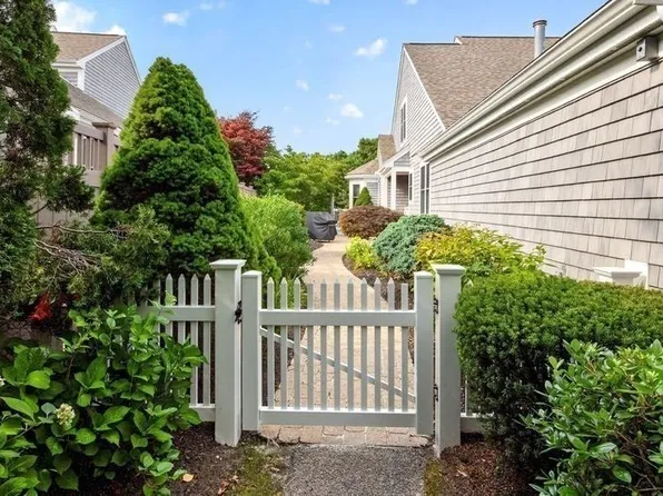 5 Alice Mullens Way Unit 5, Plymouth, MA 02360