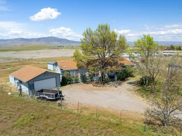 1611 Lichens Rd, Montague, CA 96064