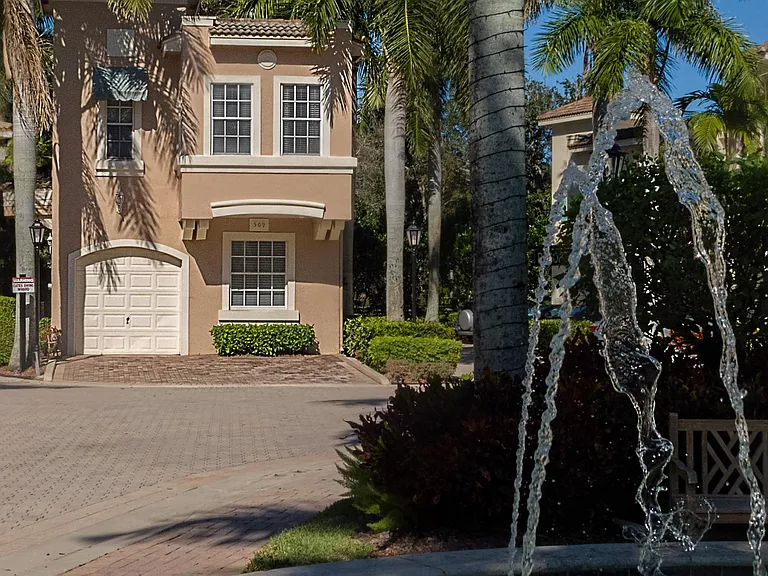 Resort Ln — Photo 12