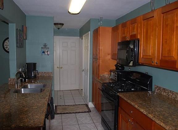 3rd image of 513 Johns Hopkins Dr