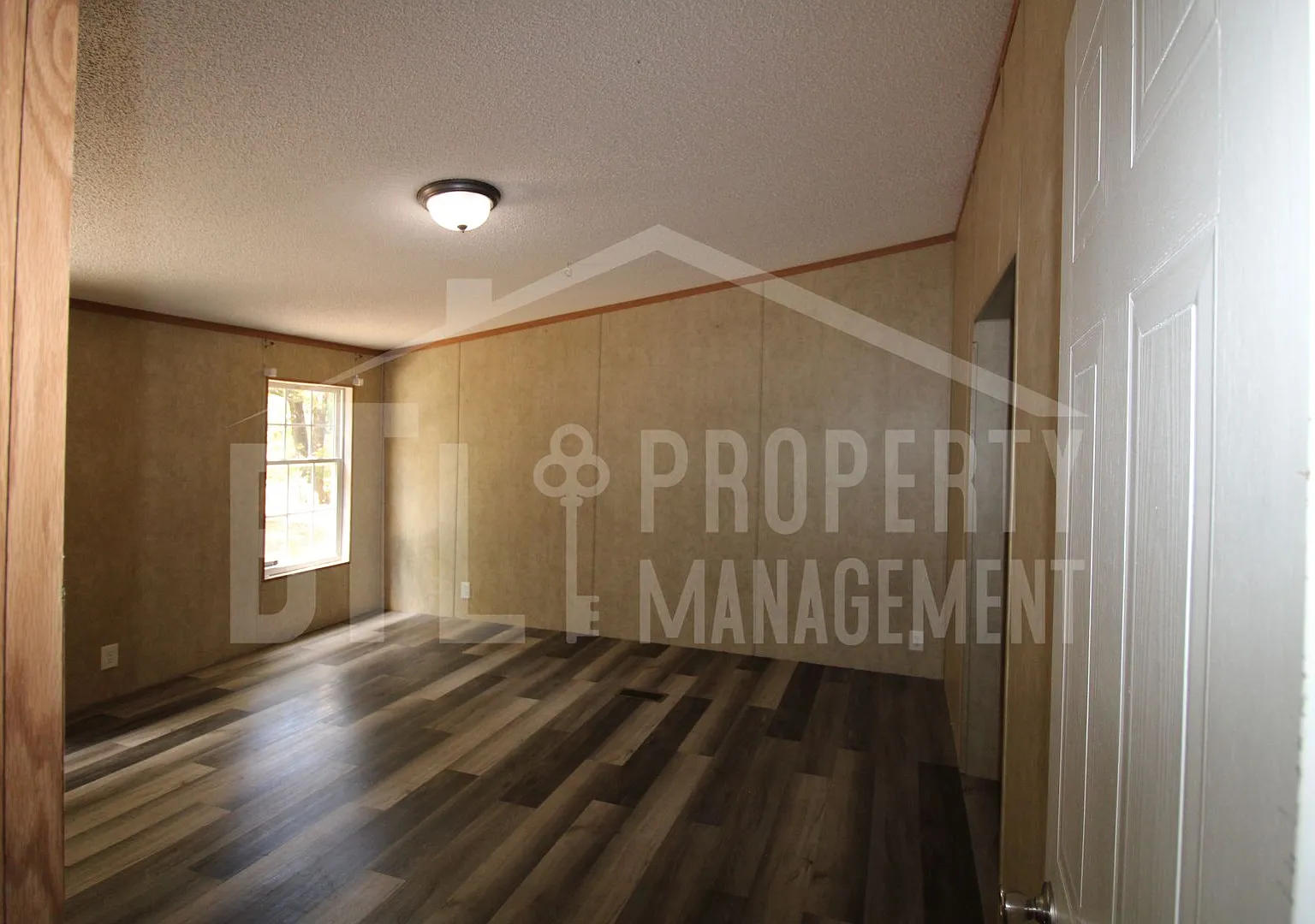 4 bedroom home in Kirbyville! — Photo 4