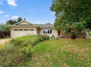 1096 Rome Ct, Apple Valley, MN 55124