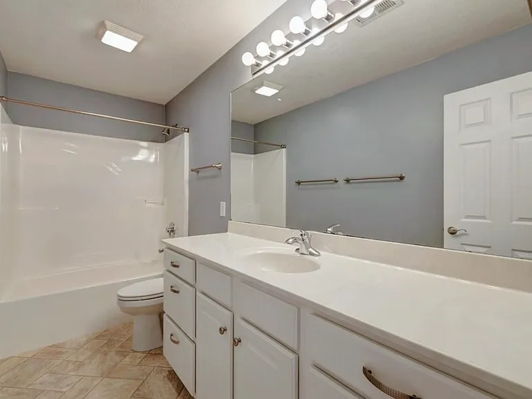 3821 S Cramer Cir — Photo 32