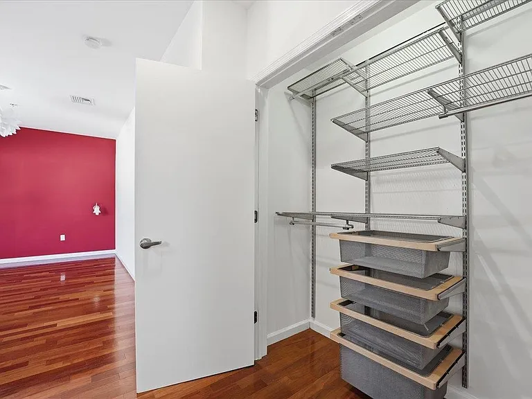 515 30th St #1C — Photo 10