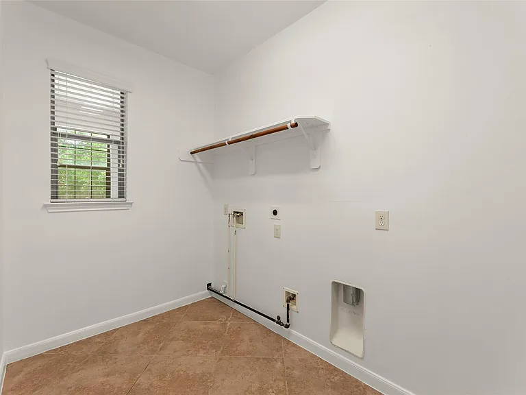 3814 Hunters Gate Ct — Photo 16