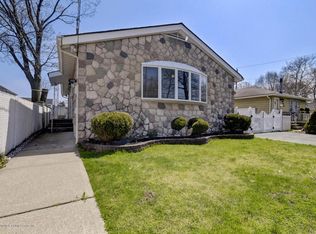 338 8th St, Staten island, NY 10306