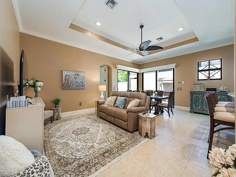 8000 Cordoba Pl — Photo 3