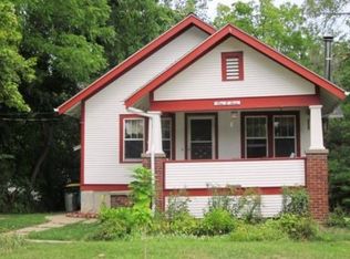 103 E Stone Ave, Fairfield, IA 52556