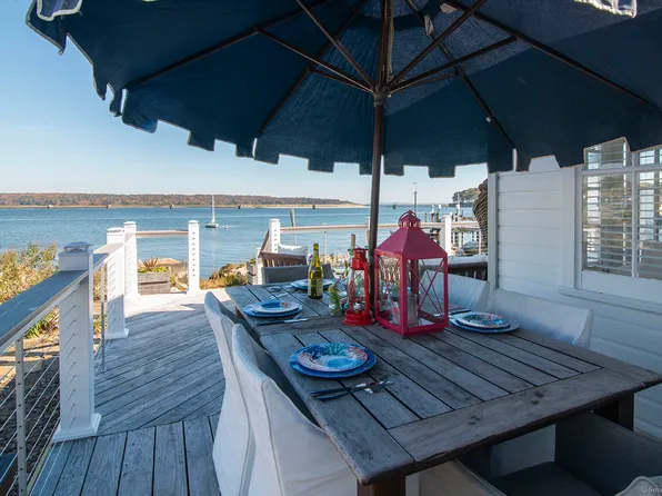 114 Jupiter Point Rd, Groton, CT 06340