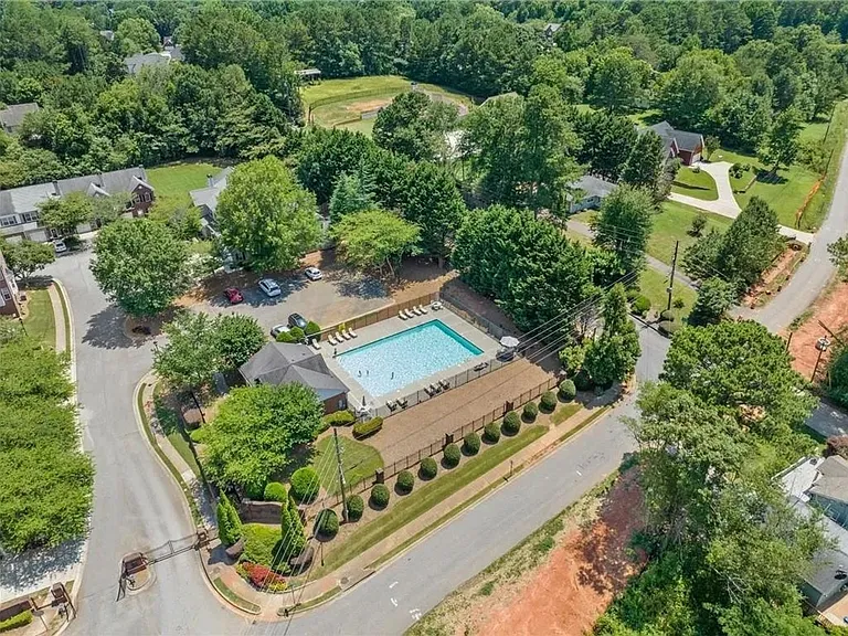 4202 Chatham Ridge Dr — Photo 9